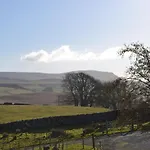 Jaktstuga The Warren Lodge Cabin At Ashes Farm, Horton In Ribblesdale, Settle *