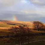 The Warren Lodge Cabin At Ashes Farm, Horton In Ribblesdale, Settle