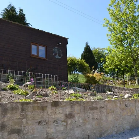 The Warren At Ashes Farm, Near 세틀