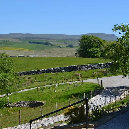 The Warren At Ashes Farm, Horton In Ribblesdale, Settle